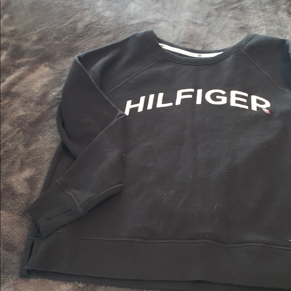 Black Tommy Hilfiger sweatshirt!